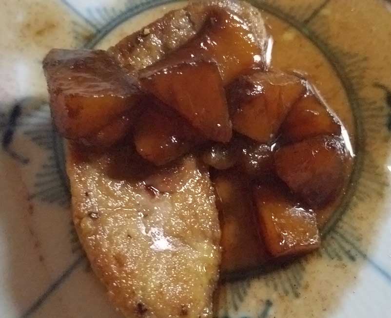 Sauteed foie gras with caramelized pears